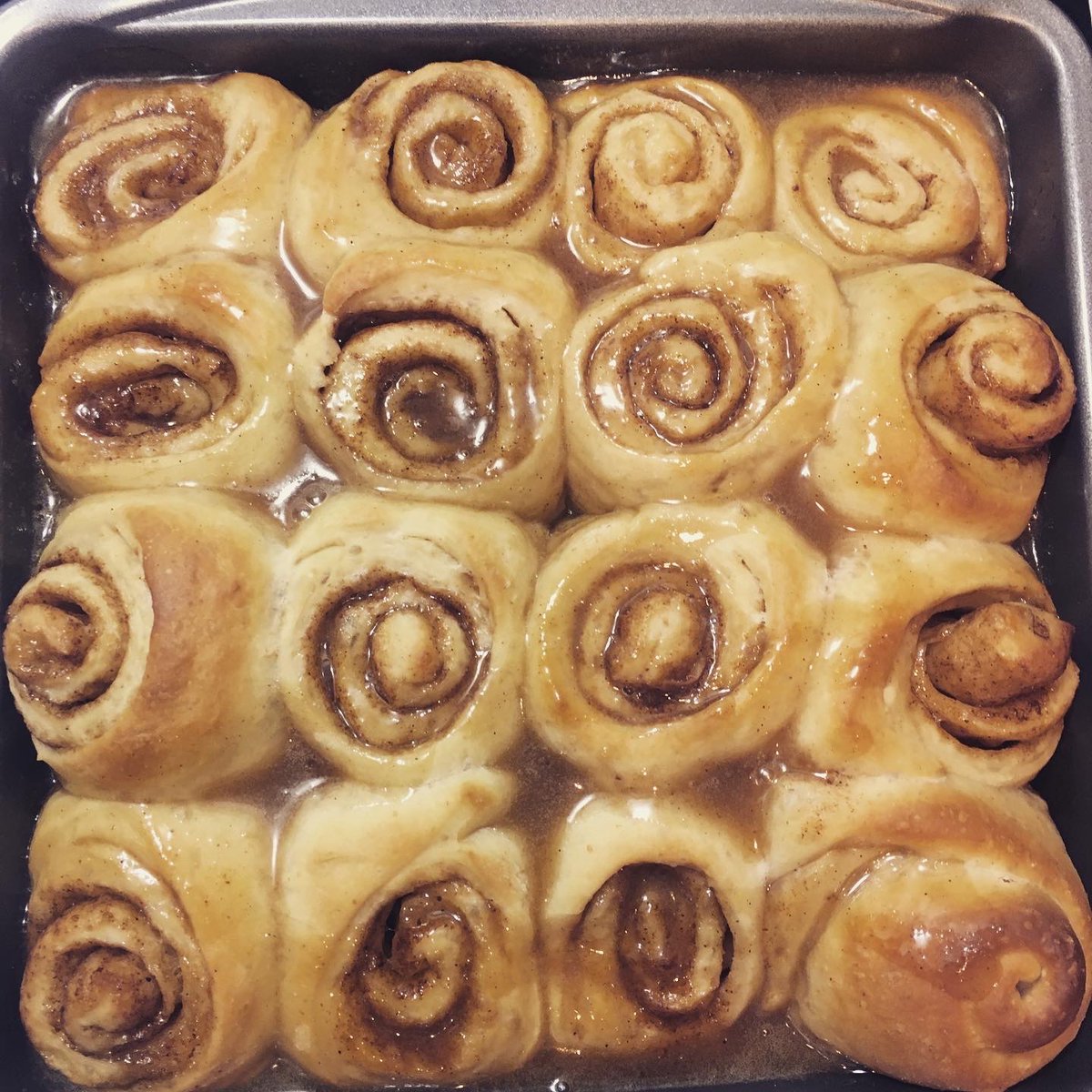 I’m lowkey loving juxtaposing cute mirror selfies and baked goods from the weekend. This time, baby butterscotch cinnamon rolls!