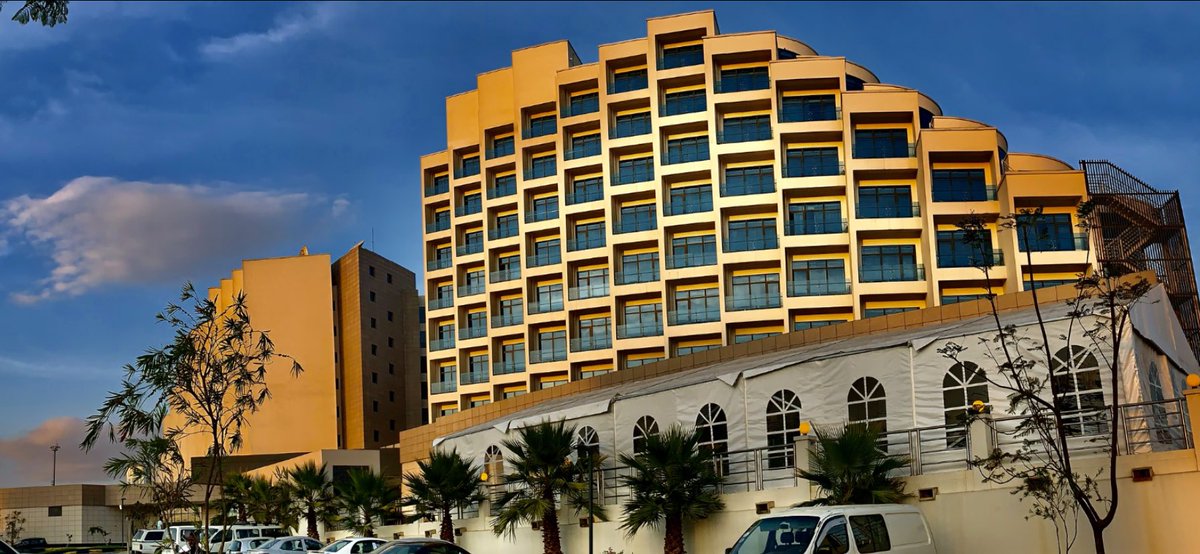 SunnyB_Alemu's tweet image. @SkylightEthiopia  @flyethiopian @febewolde 
How beautiful this place is with the #SunsetReflection 👌🏽