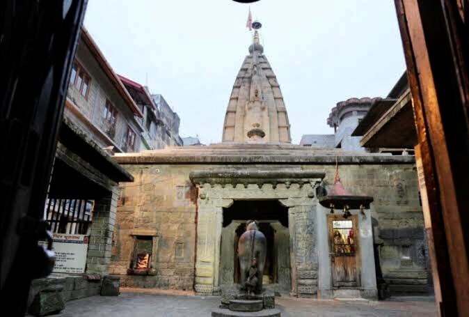MandiKiJatra's tweet photo. MHist-1
1527 is the year when #Mandi was established by #AjbarSen after consolidating nearby areas ruled by petty chiefs &amp; occupying Sadhiana, where the town of Mandi stands. Ajbar Sen’s ancestors were a separated branch of family from Suket starting from Bahu Sen in ~1000AD 1/4 https://t.co/BgDq0cDwSB
