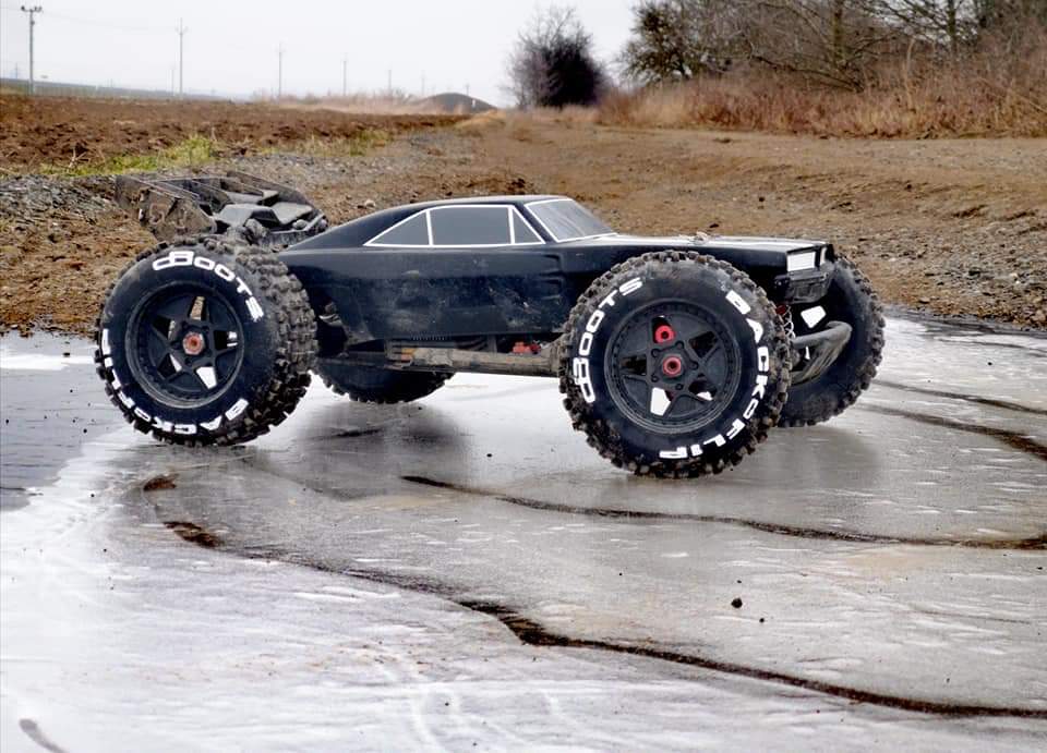 ARRMARC's tweet photo. Terrain attack imminent.
#HALLOFFAME #ARRMAHOF #TALION6S #SPEEDTRUGGY #ARRMAWORLDWIDE #FASTERANDTOUGHER #ARRMAFANSROCK #BLXPOWER #6SREADY https://t.co/ejN0s01IdP