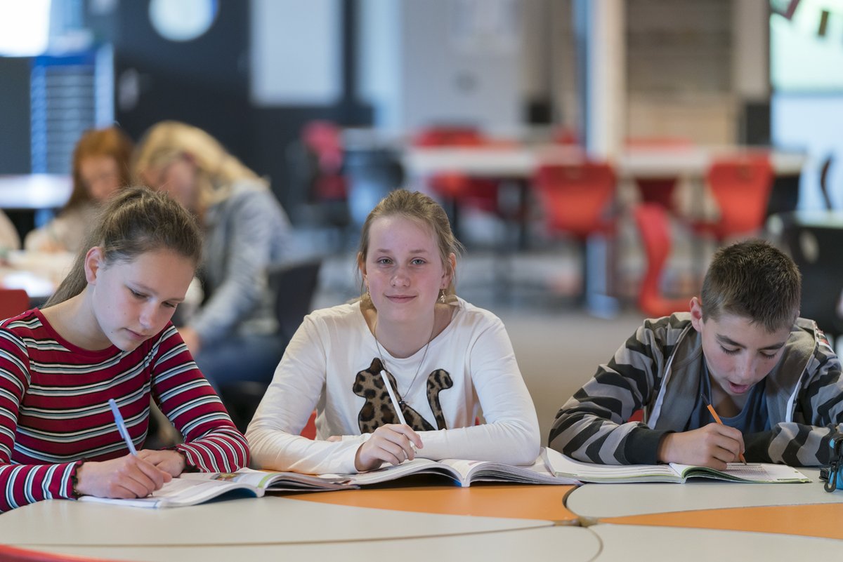 Open dag, vestiging Woldendorp vanavond (27 januari) 18.30-21.00 u 

Vestiging Woldendorp biedt daltononderwijs voor vwo, (zesjarige)havo, mavo en vmbo. Hier leer je in een overzichtelijke omgeving zelfstandig te functioneren en samen te werken. 
Kijk op dollardcollege.nl