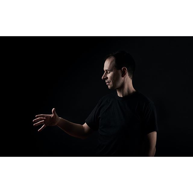 hellmantica's tweet photo. Clément
.
#studiophotography #menportrait  #portraiture #clairobscure #photographe #cbc_pics #cbc_portrait #maisonslaffitte https://t.co/53LtjvVeoX