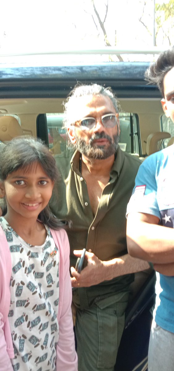 jainasim's tweet photo. @SunielVShetty  suniel sir thank you very much as my daughter get the chance to meet you take a picture with you.
You are so humble and polite.
Thanks you once again sir. https://t.co/EbrYaqTIZo