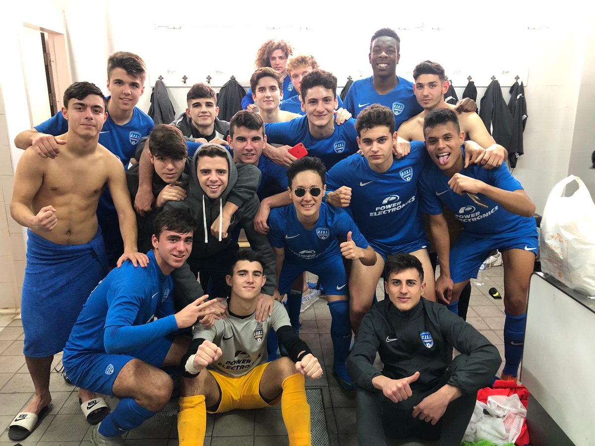 CFSANJOSE's tweet photo. RESULTADOS | JUVENIL 

JA 2-0 Roda
JB 1-1 Colegio Salgui
JC 5-1 Benicalap
JD 3-0 Eliana
JE 2-1 UD Fonteta

#CorazonAzul https://t.co/c9MS2822NY
