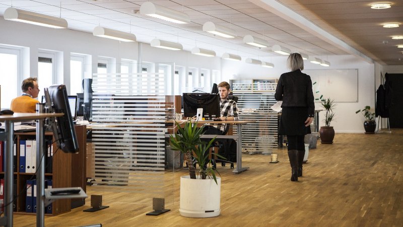 ZentrumIL's tweet photo. Der neueste #Digitalisierungsindex zeigt, dass immer mehr mittelständische Unternehmen die Wichtigkeit der #Digitalisierung für ihren Unternehmenserfolg erkennen. Eine Erkenntnis, die sich auszahlen kann wie z. B. durch die Gewinnung neuer Kunden: https://t.co/7QW7GCIOml https://t.co/KmS7N8WMbp