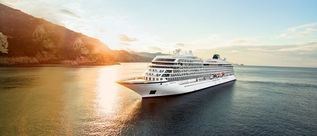 italktravel's tweet photo. There are about 620,000kms of coastline in the world making it possible to experience so many diverse and unique cities, landscapes and cultures, with many cruise lines now taking guests to places only accessible by ship. Here are 5 reasons to take a cru… https://t.co/IsS9KXWrEu https://t.co/IpDzkdFWw3