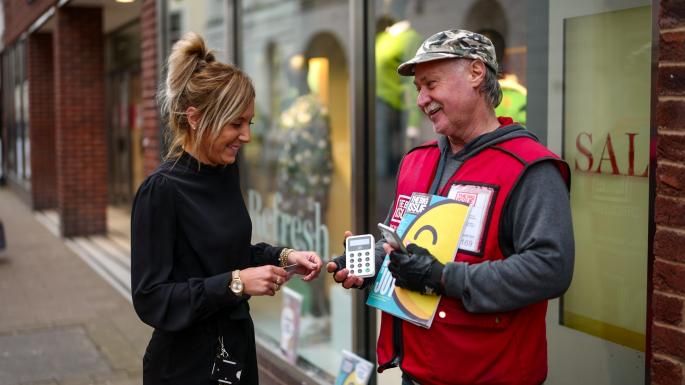 cgledhill's tweet image. Big Issue sellers go contactless after shoppers abandon cash 

thetimes.co.uk/article/big-is… #fintech #chartech