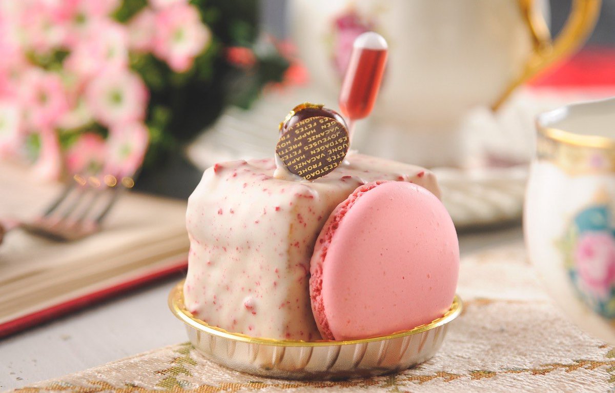 Нежные сладости. Красивые пирожные. Пирожное красивое. Нежный десерт. Розовый десерт.