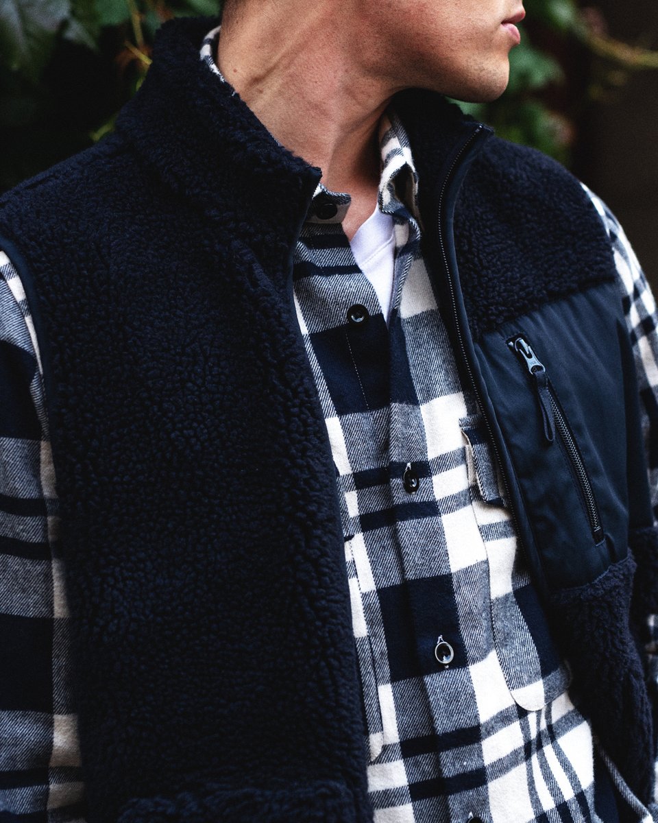 adaysmarch's tweet photo. The Pile Fleece Vest - restocked in navy. https://t.co/bfIJXkY3Cc https://t.co/H0KUYpDTWS
