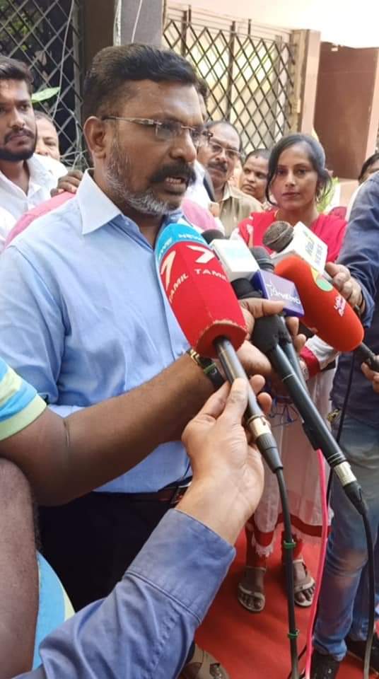 senkodiwww's tweet image. இன்று (சன 27) தலைவர் #திருமா MP அவர்களோடு -

#MSSE எழும்பூர் கல்லூரி நிகழ்வில் நானும் (#செங்கொடி) &amp;amp; மற்ற விசிக உறவுகளும் உடன் பங்கேற்றபோது...