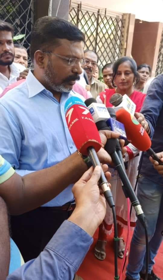 senkodiwww's tweet image. இன்று (சன 27) தலைவர் #திருமா MP அவர்களோடு -

#MSSE எழும்பூர் கல்லூரி நிகழ்வில் நானும் (#செங்கொடி) &amp;amp; மற்ற விசிக உறவுகளும் உடன் பங்கேற்றபோது...