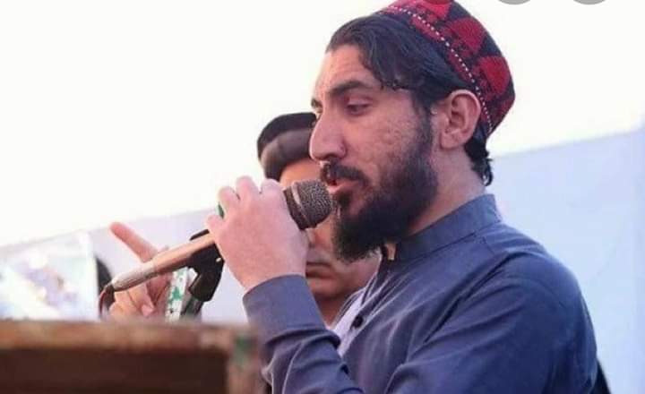 faisalbassarki's tweet image. قائدین کی بنتی ہے کے وہ حوصلے اور سمجھداری سے اگے کا لائحہ عمل طے کرے۔
#ReleaseManzoorPashteen
#DownWithStateRepression