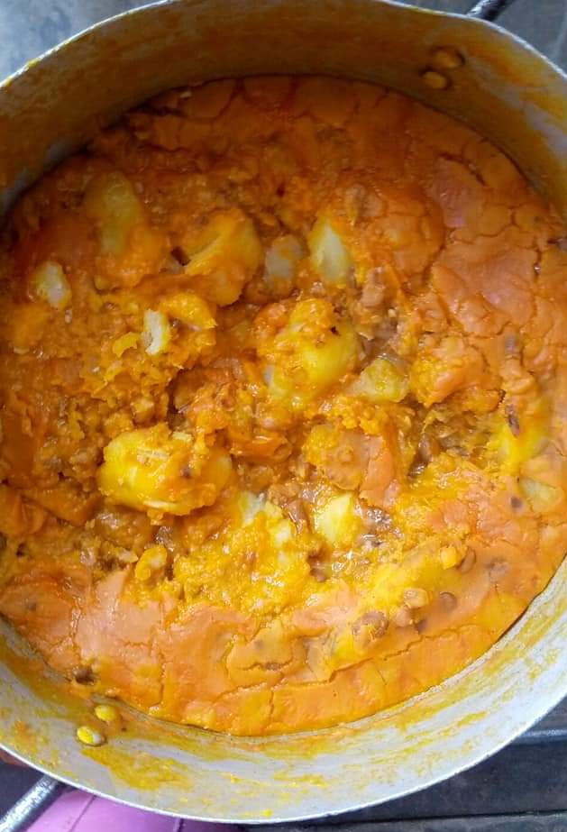 shopnerrands's tweet photo. Breakfast or lunch.
This is my mom's hustle. Please support and help retweet if you come across this on your TL.
I'd love to grow her food biz, she's been doing this for over 30years.
Donuts or Rolls for #breakfast/ur #kidslunchpacks
Call:08170071176 to order.
#blessdtwitss https://t.co/Sf4NFOgkec