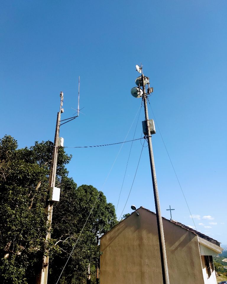RadioOSG's tweet photo. Morro da cruz Colombo
.
.
.
.
.
#hamradio #amateurradio #radioamador #cqwwvhf #avhfc #arpapr #labre #pt5c #py5hc #osg #oldachoolguys #colombo #parana https://t.co/Nn1c29HsxM