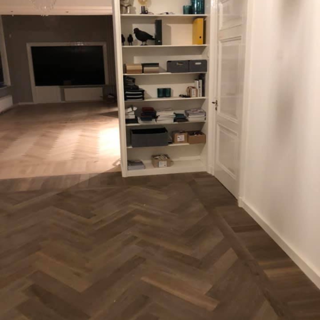 Op deze foto is ook de tweede vloer te zien in onze nieuwe showroom!