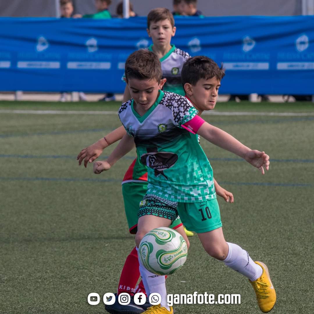 OficialGanafote's tweet photo. 🦗 HUELVA CAPITAL GAÑAFOTE CUP 2020 🏆| Quedan pocos días para que dé inicio la #HuelvaCapitalGañafoteCup 2020

Aún puedes apuntarte ¡Solicita ya el Dossier y disfruta del torneo más divertido de Andalucía en Semana Santa!
¡Contáctanos!✅
📨 comercial@ganafote.com
📱 674 35 28 29 https://t.co/nphQIsTz7N
