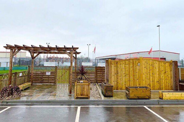 allaboutnewport's tweet photo. #GardenFurniture, Clothing brands including #Joules, #JCB, #Wrangler, #Toggi, #Muckmaster and #JamesWellbeloved.
 Discover our massive showroom. #Visitus 
Read More 👉https://t.co/pZiBCC4E85 https://t.co/gTlNimmK8H