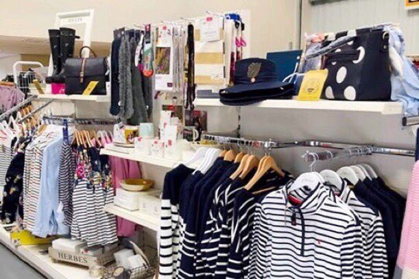 allaboutnewport's tweet photo. #GardenFurniture, Clothing brands including #Joules, #JCB, #Wrangler, #Toggi, #Muckmaster and #JamesWellbeloved.
 Discover our massive showroom. #Visitus 
Read More 👉https://t.co/pZiBCC4E85 https://t.co/gTlNimmK8H