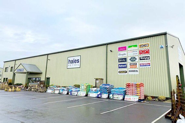 allaboutnewport's tweet photo. #GardenFurniture, Clothing brands including #Joules, #JCB, #Wrangler, #Toggi, #Muckmaster and #JamesWellbeloved.
 Discover our massive showroom. #Visitus 
Read More 👉https://t.co/pZiBCC4E85 https://t.co/gTlNimmK8H
