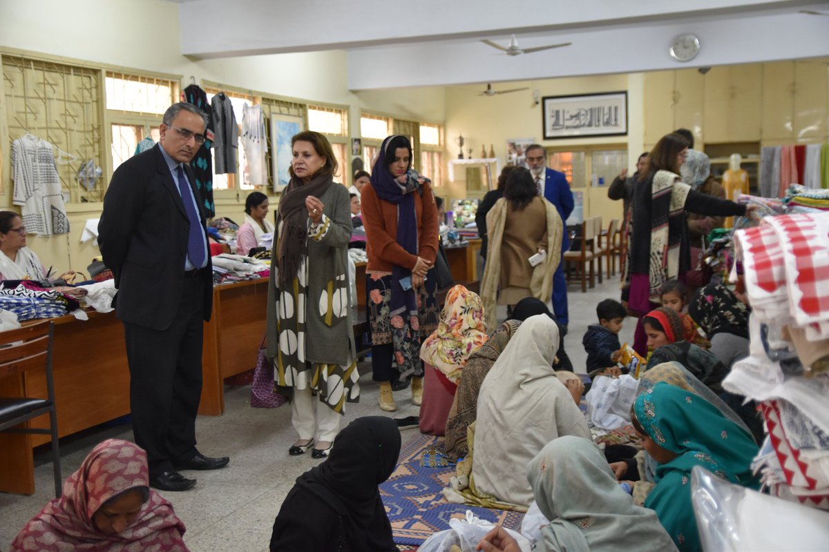 BehbudRwp's tweet photo. Commissioner and Deputy Commissioner Inland Revenue, Regional Tax Office Rawalpindi Visiting Behbud Head Office, Production Home and Health Unit. https://t.co/fyb5lWas3K