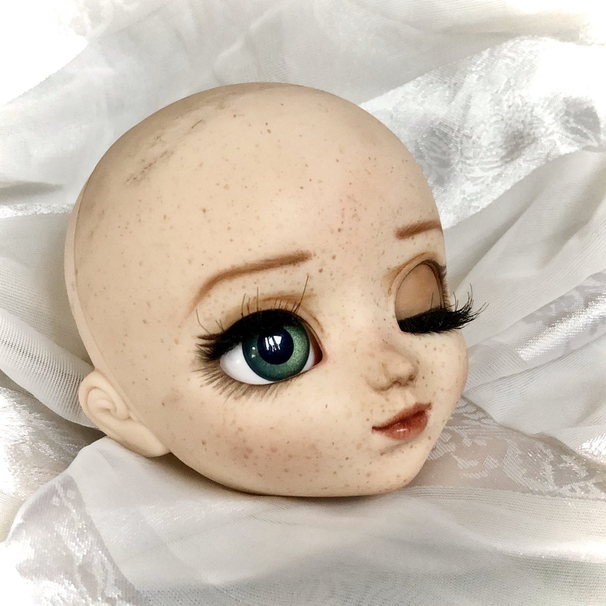 Miime_Creation's tweet photo. ⚜️
🎀 Makeup sur : Pullip Groove
🎀 Makeup pour : ennvy_pullip
🎀 Type de makeup : Naturellement roux
🎀 Sculpte : nez rond
-
#makeup #dollmakeup #pullip #pullipmakeup #pullipfc #pullipooak #dollfc #dollooak #groove #junplanning #miimecheshiremakeup https://t.co/IAiyOOIRVw