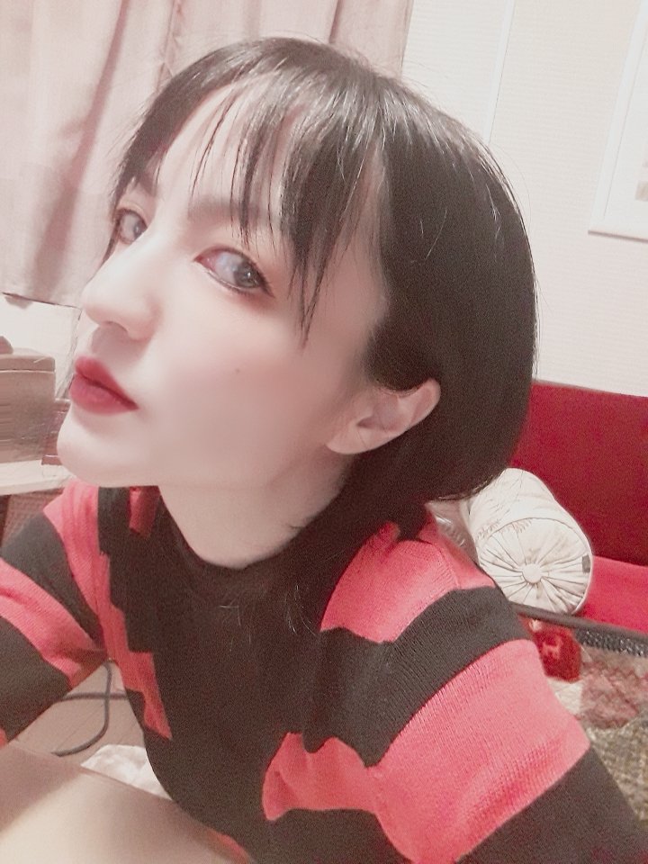 魅乃乎 川中美紀 小栗旬に恋する على تويتر ピアスアプリ用の画像撮影 加工前 笑