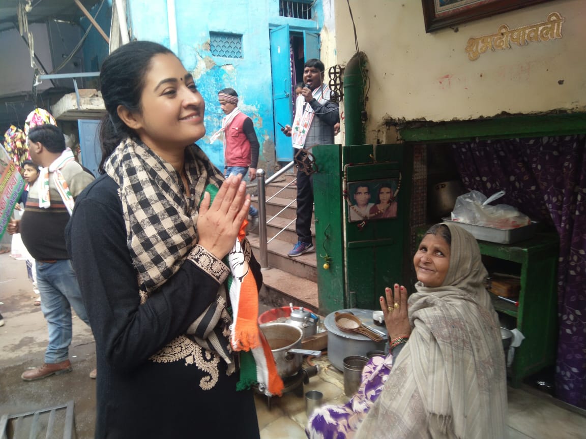 MiniforIYC's tweet photo. चांदनी चौक की जनता का प्यार और आशीर्वाद अलका लांबा जी के साथ..
@INCIndia 
@INCDelhi 
@IYC 
@LambaAlka https://t.co/IQ2cx877qn