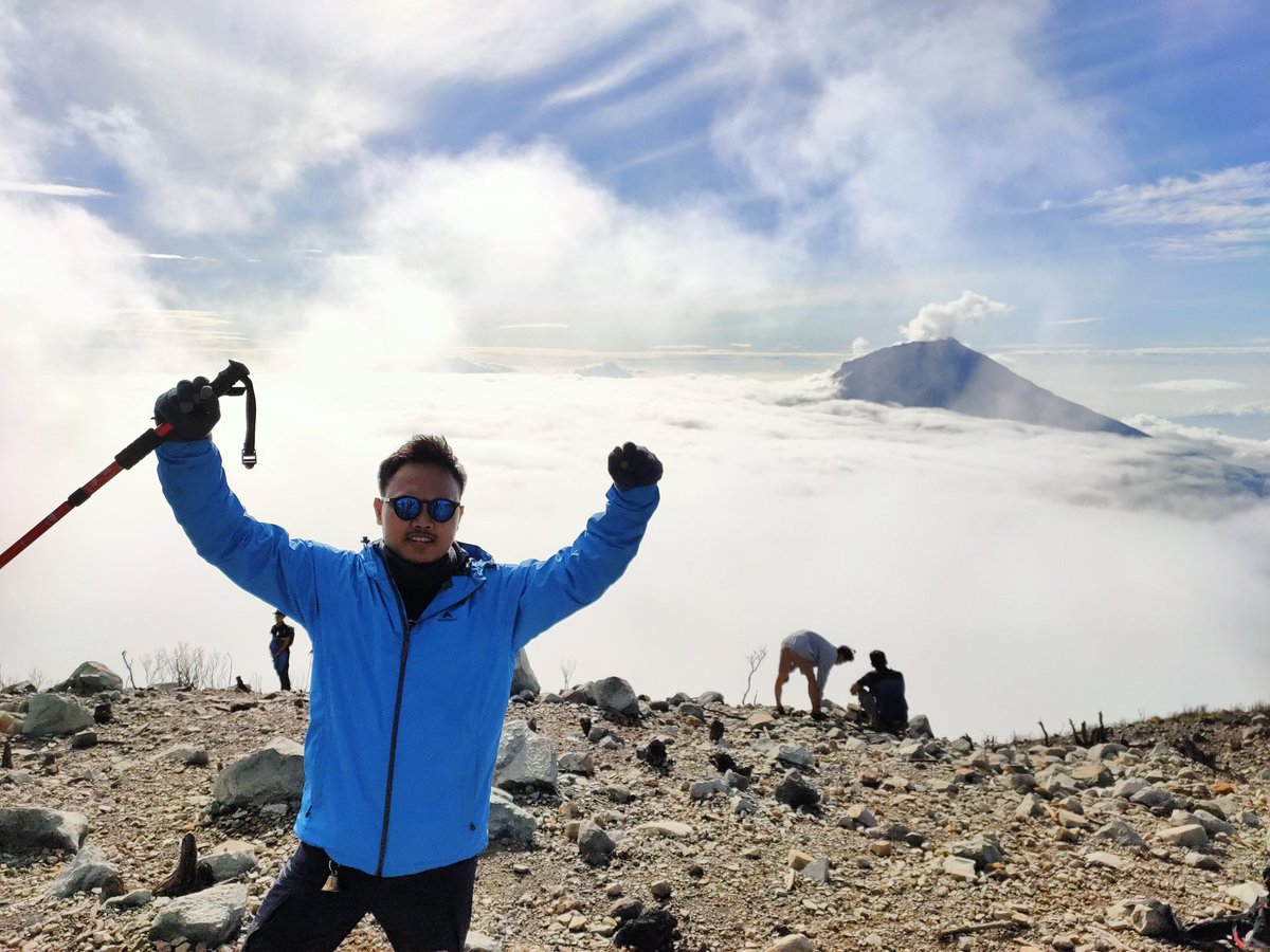 Septian3k's tweet photo. Puncak gn. Sindoro
3153 mdpl https://t.co/dlYuZWESfP