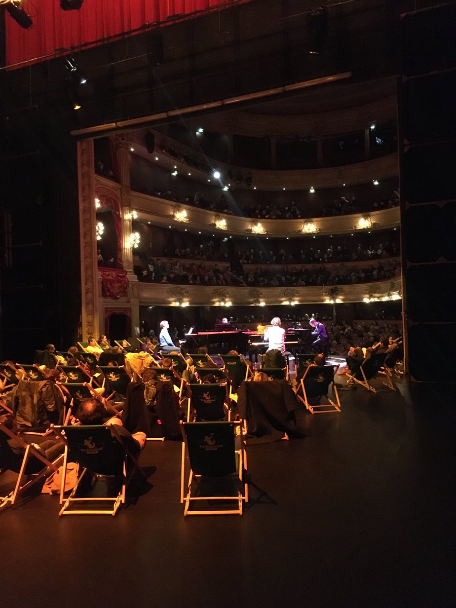 OperadeRennes's tweet photo. 🎹 Retour sur le Festival #AutresMesures qui s'est déroulé hier dans notre maison et durant lequel 4 pianistes jouaient les œuvres de Julius Eastman pour un public installé dans des transats sur notre plateau 🔆
#Rennes #Opera https://t.co/SZ2ov3kLB7