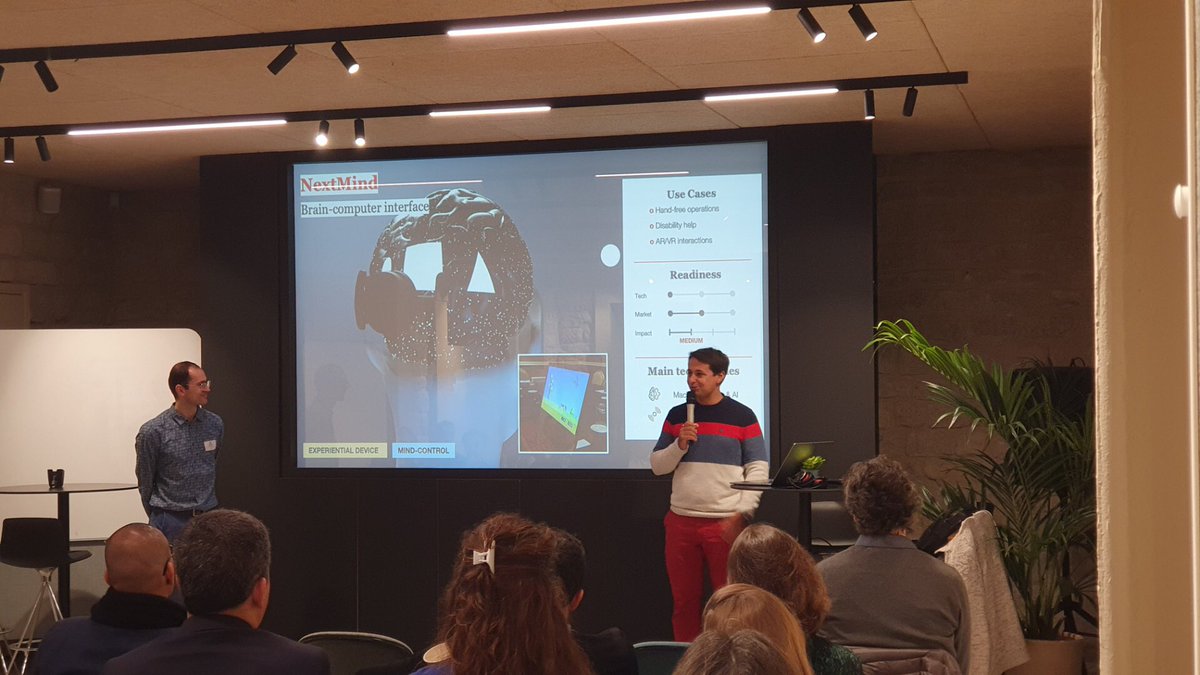 une interface qui connecte le cerveau à l’ordinateur avec @nextmindlab : une des tendances du CES repérées par <a href="/DhBismuth/">⚡David-Henri Bismuth ⚡</a> et @Florian_Le_Gall qui nous debriefent ce matin à l’Experience Center. #ces2020 #ces #innovation