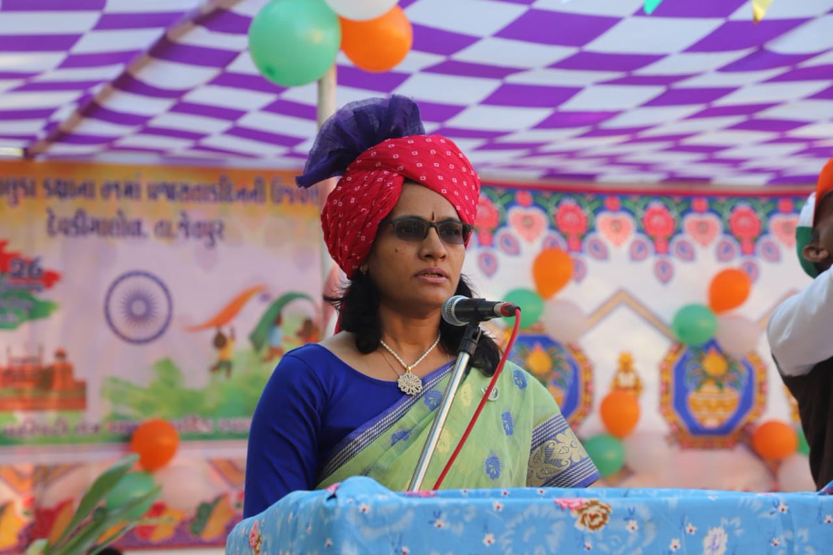 MamRajJetpur's tweet photo. ૭૧ મા પ્રજાસત્તાક પર્વની તાલુકા કક્ષાની રંગારંગ ઉજવણી જેતપુર તાલુકાના દેવકી ગાલોળ ખાતે ભવ્ય ઉજવણી કરાઇ.
@CollectorRjt @SDMRajGondal @republicday2020 https://t.co/zJC8fqXbif