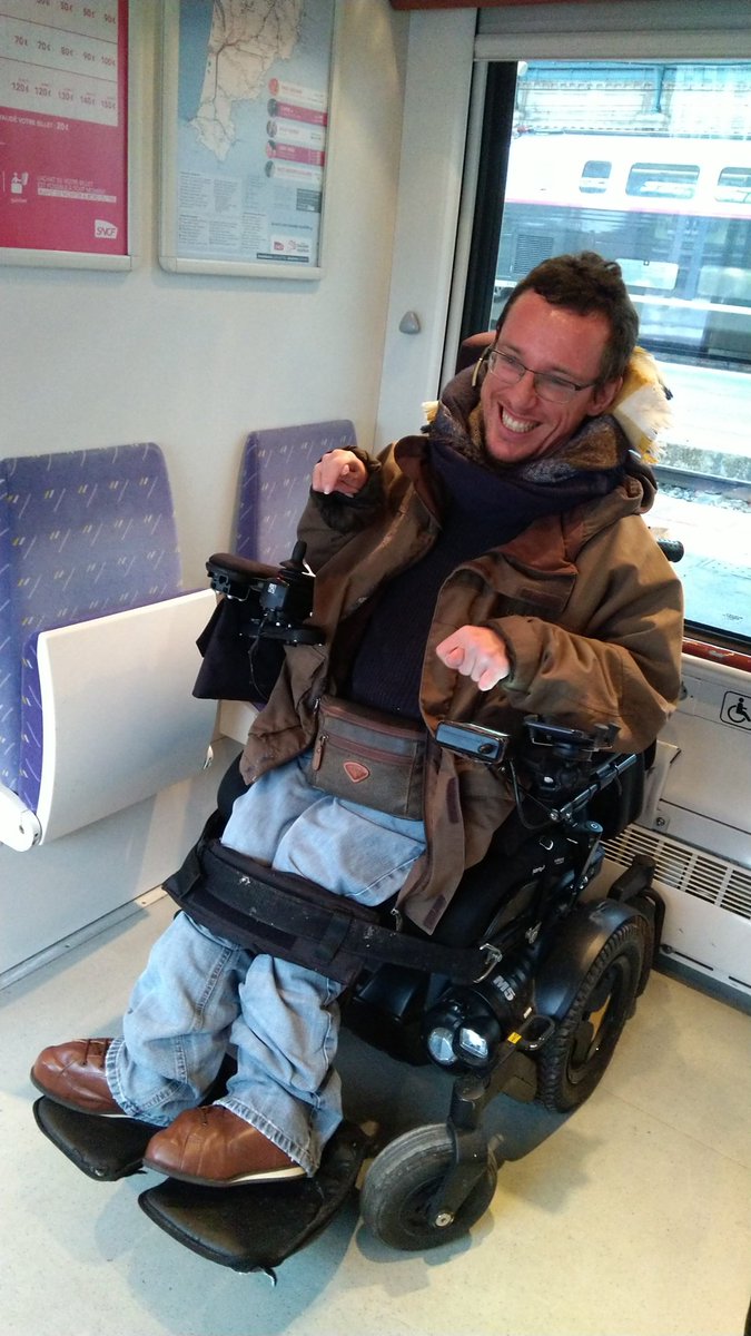 Dans le train !!!! Direction l'université de l'engagement de #larochelle <a href="/i_engagement/">Institut de l'Engagement</a> #mobalib #Handicap