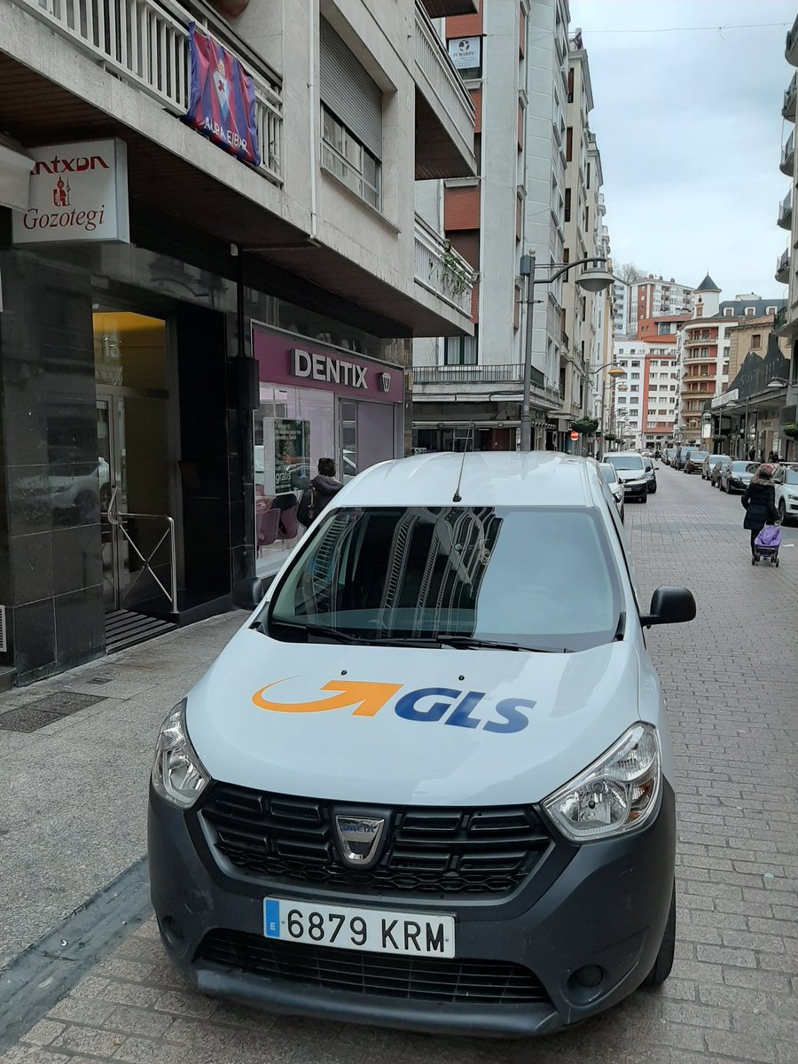 davidsanchezGLS's tweet photo. Entregando los primeros servicios premium que solicitan nuestros clientes. #driverday https://t.co/pXJjFLhWI0
