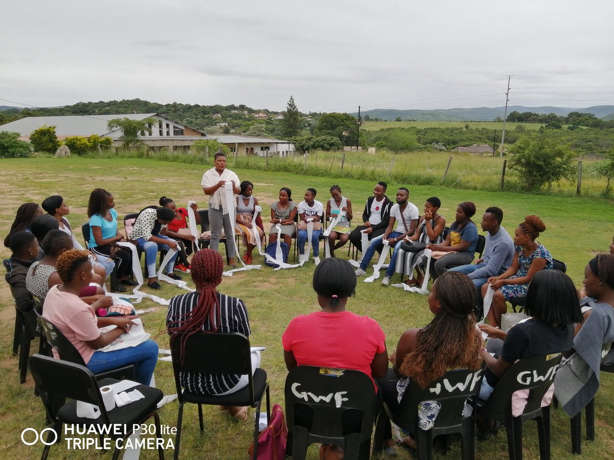 Fumanikeegen001's tweet photo. #BridgingAcademy students @HazyviewDLC getting to know each other  #BAPlus session @GwfOnline #RuralRockstars #ReimagineEducation with us! ❤️ https://t.co/ca9he4G868