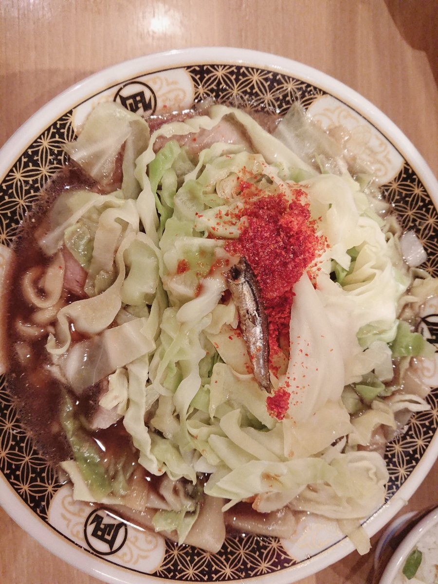 bar100percent's tweet photo. 久しぶりに凪のラーメン。
調子に乗って野菜トッピング。

飲みの締めに食べてて酔って気持ち悪さ半分のときが多かったのでシラフで食べたの久しぶりかも😂😂😂
やっぱりめちゃ美味いっすね🤣 

本日も20時から宜しくお願いします👌

港区赤坂3-9-4赤坂扇やビル5階 https://t.co/WeZkroyqfK