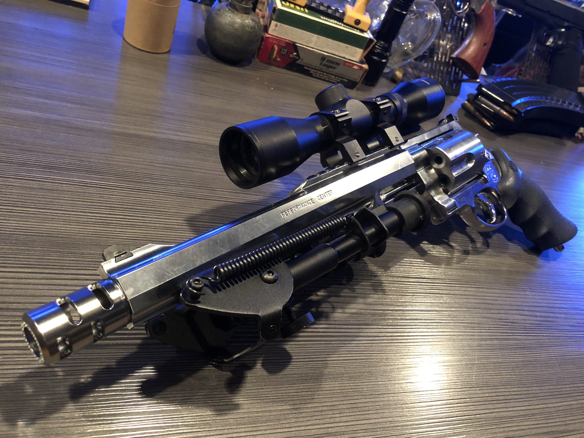 31日までkscAR15バージョン1  スコープ、スリング、バイボット付属 31日までkscAR15バージョン1 スコープ、スリング、バイボット付属
