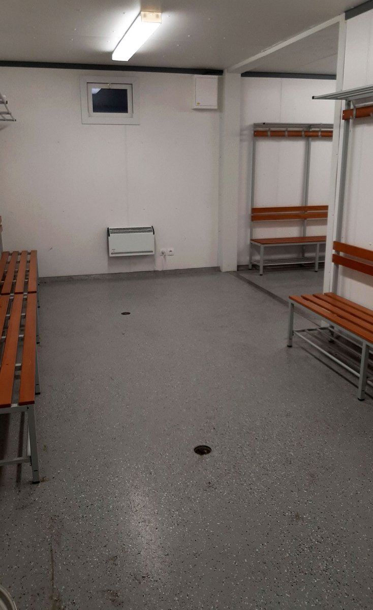 Sportkipik's tweet photo. L'état du vestiaire, nettoyé, de l'équipe 3 du @rugbysoignies après son match au @KibubuRugbyClub, lequel a apprécié ce geste à sa juste valeur. #respectourvalues
Retour sur les matchs de Régionales de ce 26/01 ➡️https://t.co/Zn1xyc2AaI
(📷 Kibubu) https://t.co/qRd8a722RK