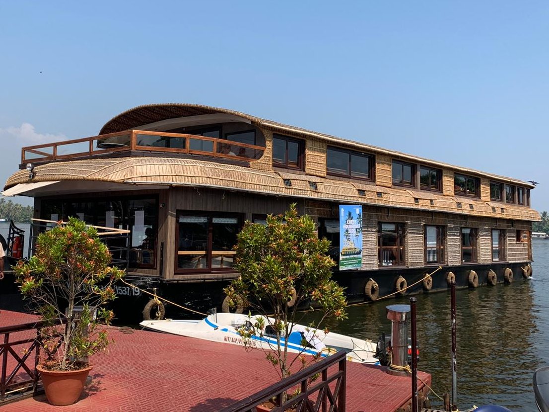 KeralaTourism's tweet photo. .@ChessHouseBoat 2020, a 5-day international chess tournament aboard a houseboat, was flagged off by the Tourism Secretary Smt. Rani George IAS. The participants were in for a visual treat with the serene backwaters of the Vembanad Lake acting as a soothing backdrop for the games https://t.co/5exgxK5GLz