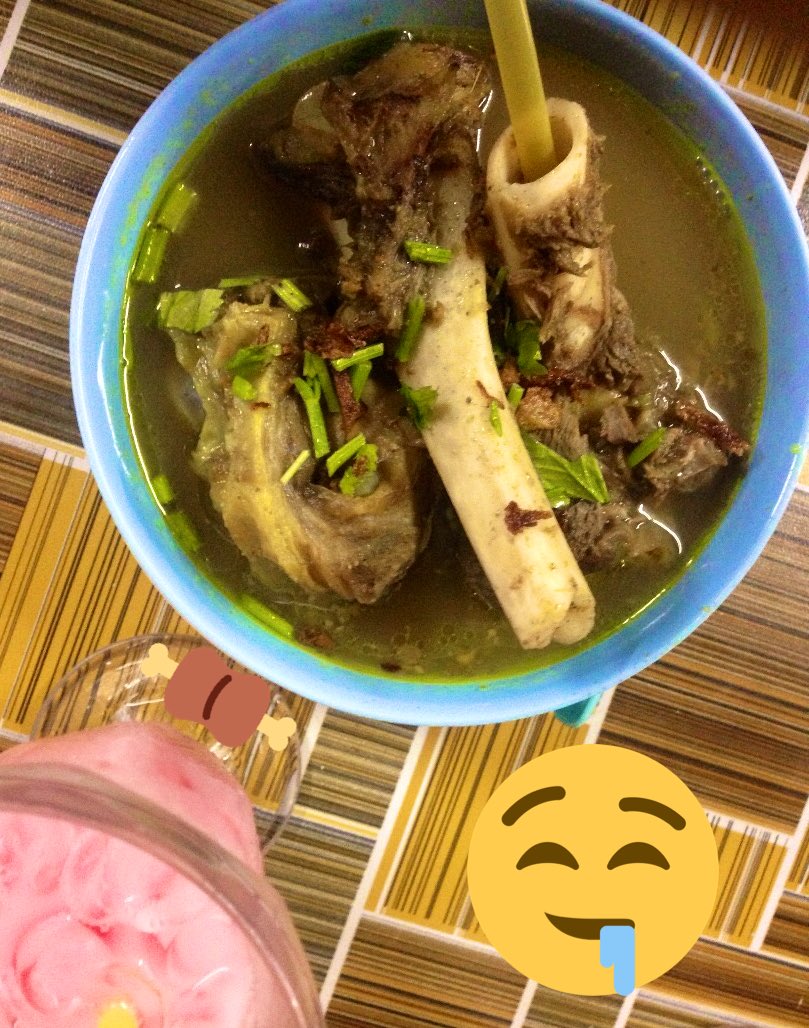 ainnajwaroslan's tweet photo. Seorang Beruang🐻 Kutub ❄️☃️
Puteri Lilin 🔥
#MissAircond🏪😎🥳
JB Food hunting tak pernah mengecewakan💥🌟! dan wajib singgah my fav place, #BanafeeVillage layan liveband 🎶🎵🎤🎻🎺🎷🎸sambil makan #SupTulangMerah + #SupTulangZZ pun 🔛 !
#ANRvacay #ANRootd 💃🏼 https://t.co/SN1wYdgCzf