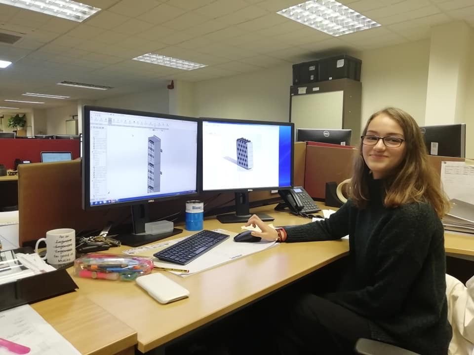 Fantastic to visit Year 12 student Triada yesterday on her placement with Horstman Defence Systems in Bath. Here she is on her last day receiving her certificate from Deputy MD, Mark Allemby. Mark was quick to praise Triada as being a credit to young female engineers!