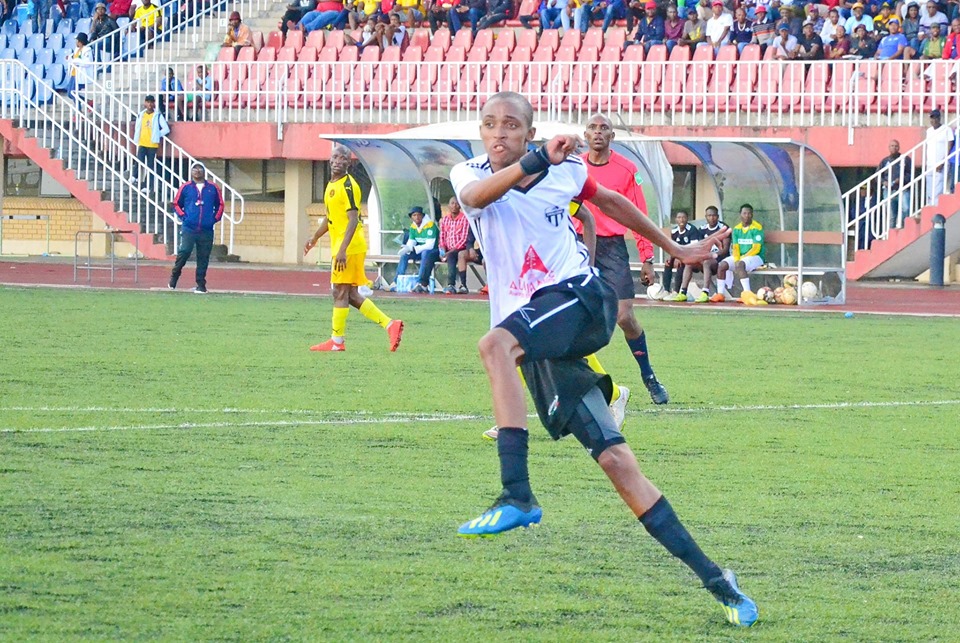 CitizenJourno🇱🇸 (@lebajoatebalo) on Twitter photo #TRANSFERNEWS🇱🇸 <a href="/LesothoRadio/">Radio Lesotho Sports</a>
News coming in is that #FCLikhopo is very close to sign former #SwallowsFC, <a href="/BantuFc/">Bantu Football Club</a> and #MatlamaFC defender Leluma Posholi before the end of January window period... Sources say the club likely to sign him this week. #TRANSFERNEWS🇱🇸 <a href="/LesothoRadio/">Radio Lesotho Sports</a>
News coming in is that #FCLikhopo is very close to sign former #SwallowsFC, <a href="/BantuFc/">Bantu Football Club</a> and #MatlamaFC defender Leluma Posholi before the end of January window period... Sources say the club likely to sign him this week.