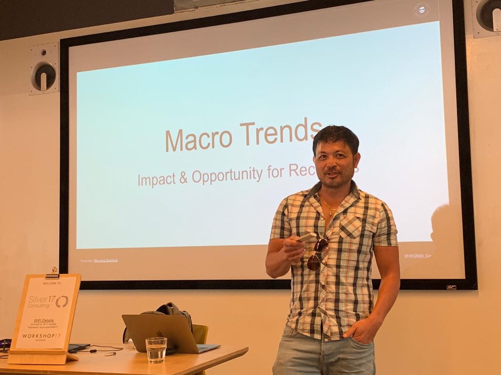 ElzetteFourie's tweet photo. Great photo by @HRworks! #exponentialrecruiting
#recruitingmasterclass https://t.co/KdScAuhaSu