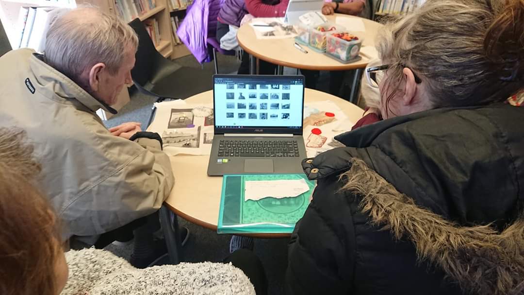 We're back at Aspull Library this morning to continue working on our Craft Your Town projects. Today we'll be doing some digital drawing and practicing sewable circuits! 😍 <a href="/WiganLibraries/">Wigan Libraries</a>