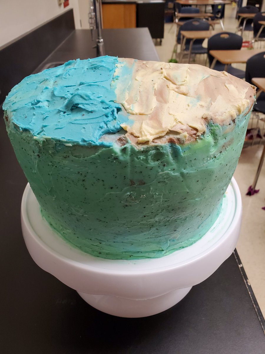 Bcandies601's tweet photo. Layers of the Earth project! Amazing student work.  I even got a slice of cake for breakfast. 😁  #leemiddle #scienceisfun #leerebels #leepride #6thgradescience #sanangelo #saisd @SanAngeloISD @LeeSaisd @Amy_Lemaster https://t.co/AKzkbfOCHZ