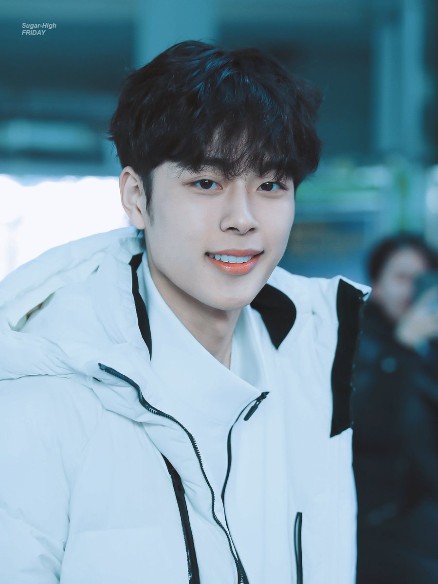 선호야 생일 축하해💛

#유선호 #YooSeonho 
#HappySeonho19thDay 
#선호야_태어나줘서_감덕행