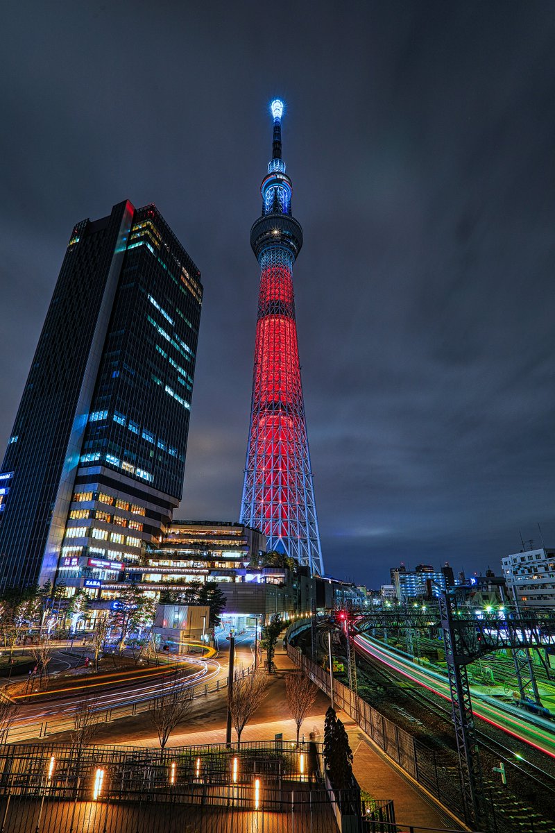 中谷幸司 1月25日に撮影してきた東京スカイツリー夜景です この日は中国の旧正月 春節 をお祝いして 赤 を基調とした特別ライティングが点灯していました 点灯期間は本日の22時までだったので次回の春節ライティングは来年ですかね 東京スカイ