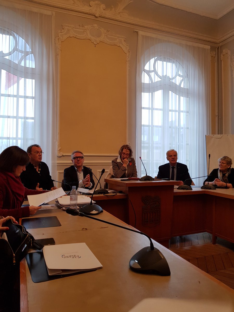 🇫🇷 - A Coutances, @JazzSLP et Le Bureau Exporte présentent l'événement conjoint des #JazzExportDays aux partenaires locaux : Région @Normandie, Département de la Manche, Conseil départemental du Canton de Coutances, Sous-Préfète de Coutances, Mairie de Coutances...