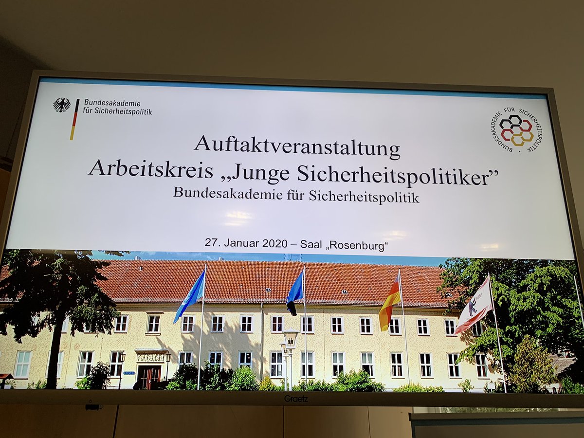BAKS_Bund's tweet photo. Der Arbeitskreis #Junge_Sicherheitspolitiker wird heute durch den #BAKS-Präsidenten in sein #Jahresthema2020 eingeführt. In diesem Jahre stehen sichere und offene #Handelswege auf der Agenda. Zudem feiert der #AKJS in diesem Jahr seinen 5. Geburtstag. https://t.co/XRqHsukpBL
