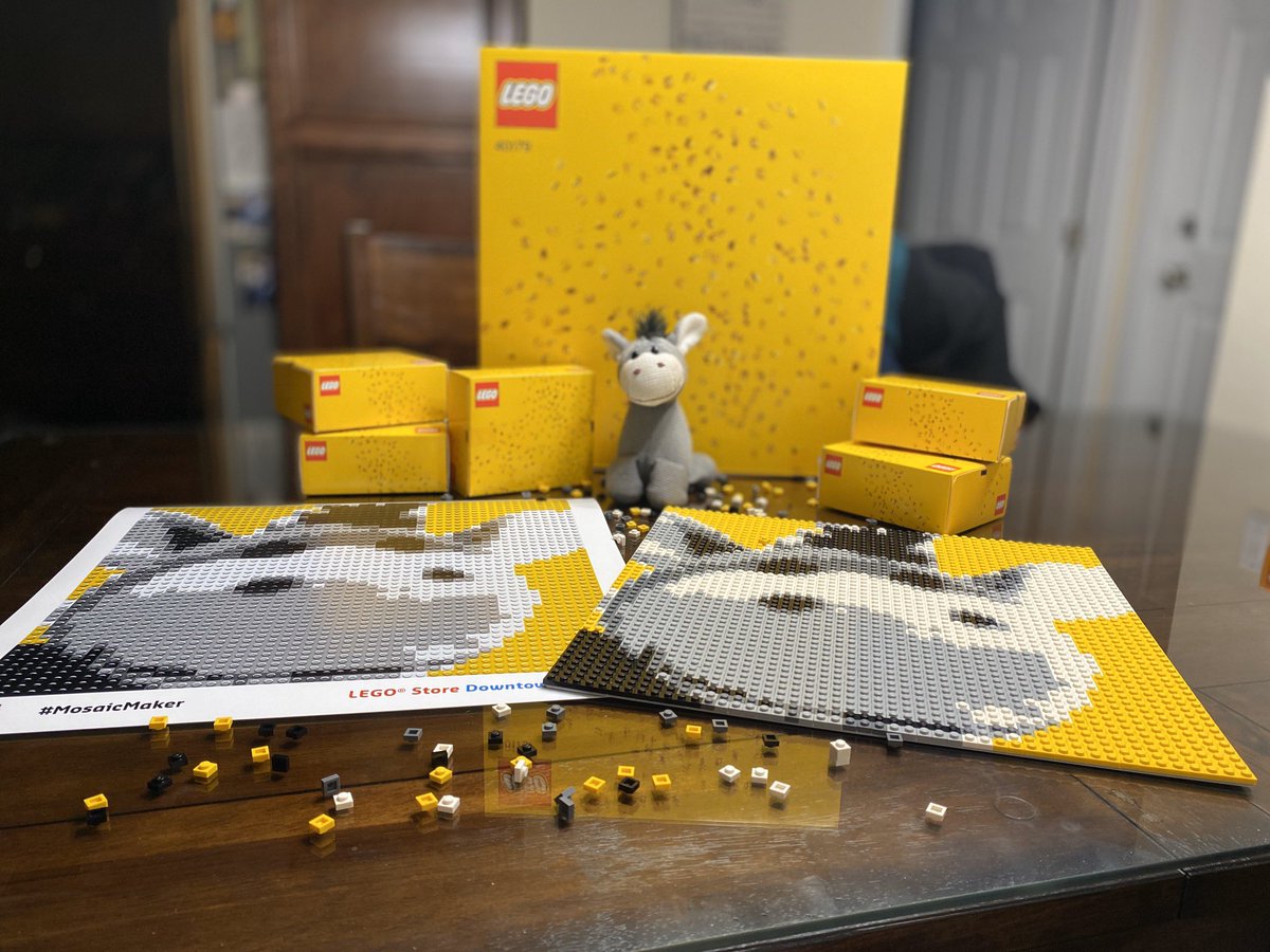 SteveBurro's tweet photo. Good Morning. I Stayed up all night to finish up, itβs a LEGO masterpiece! #livingmyburrolife #livingtheburrolife #steveburro #lego #roadtrip #legomosaicmaker #legostore #mosaic #downtowndisney #Disneyland #legomosaic #thelegostore #mosaicmaker @lego #Anaheim #goodmorning https://t.co/ULdgFmCcFn
