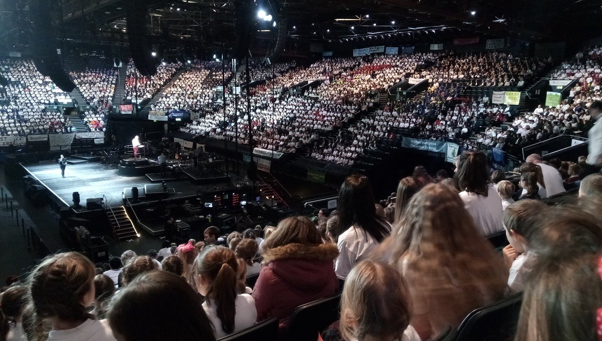 ByfieldSchool's tweet photo. Rehearsals started. Children can't wait for the show tonight. @YVconcerts https://t.co/XrssNhy9rU